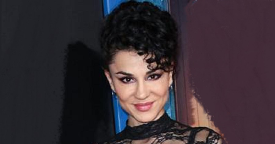 Alizada of birth date layla Who is