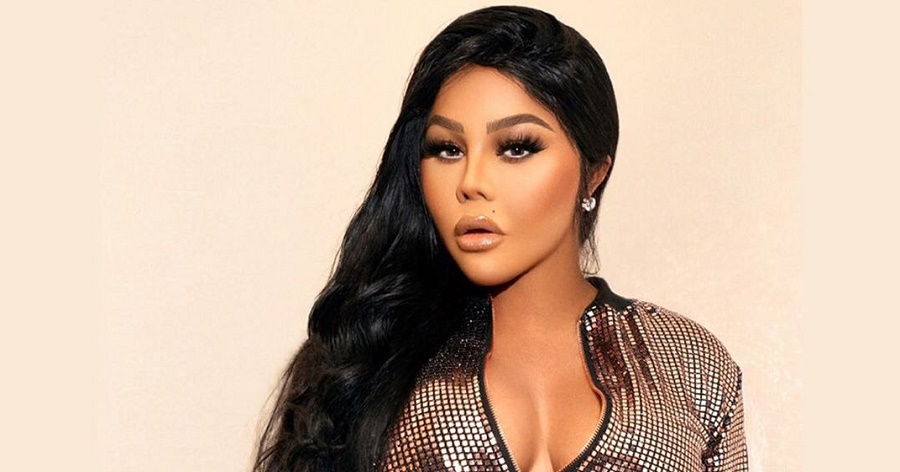 Lil' Kim Biography - Facts, Childhood, Family Life 
