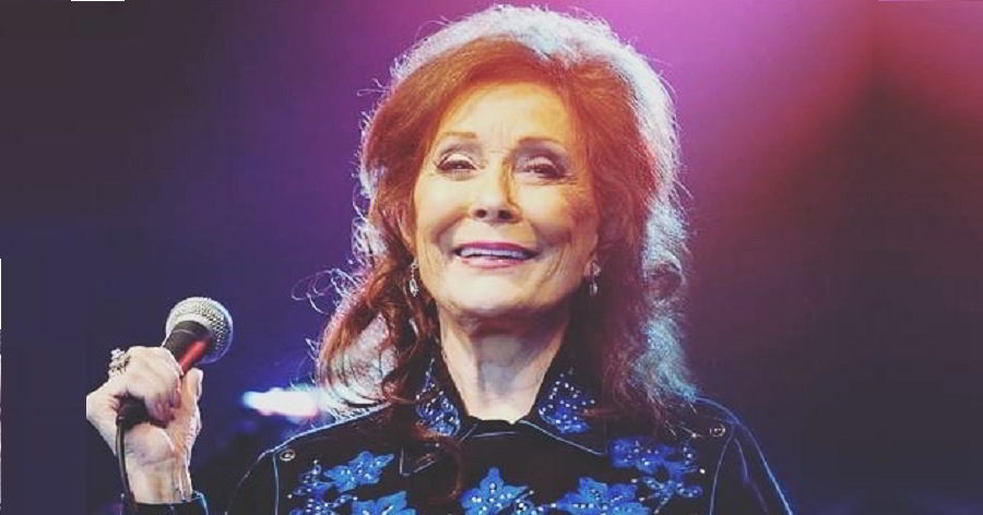 Loretta Lynn Biography - Childhood, Life Achievements & Timeline