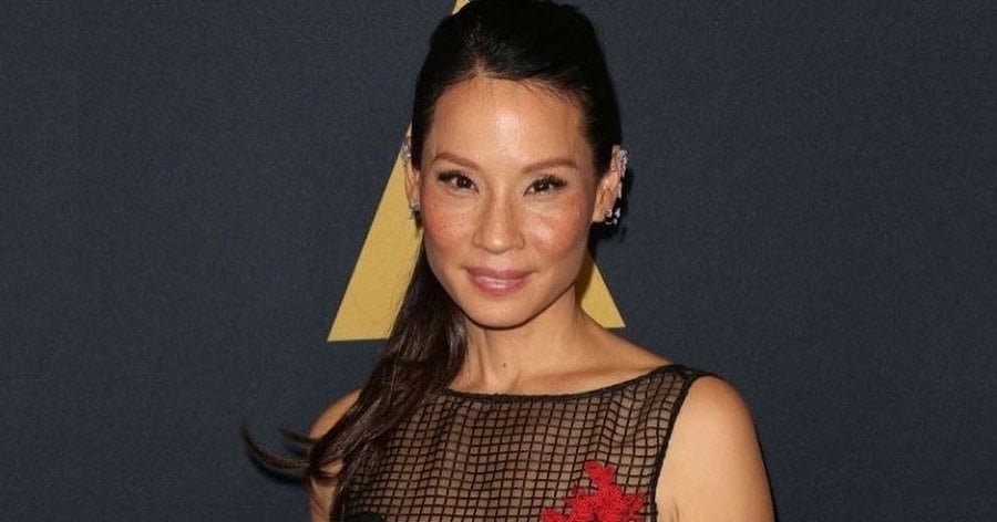 Lucy Liu Biography - Childhood, Life Achievements & Timeline