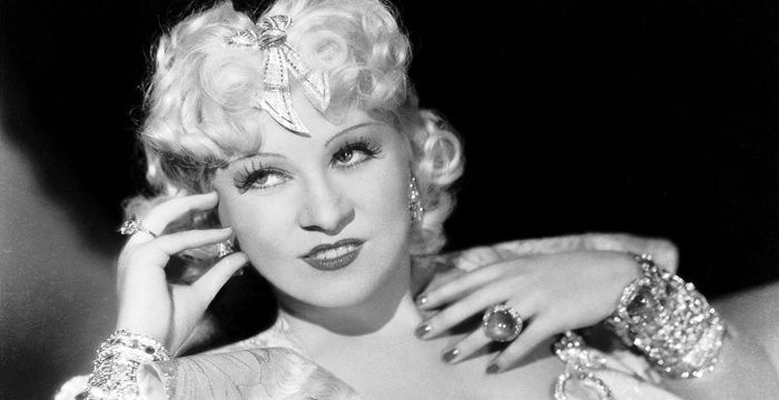 Mae West Biography - Childhood, Life Achievements & Timeline