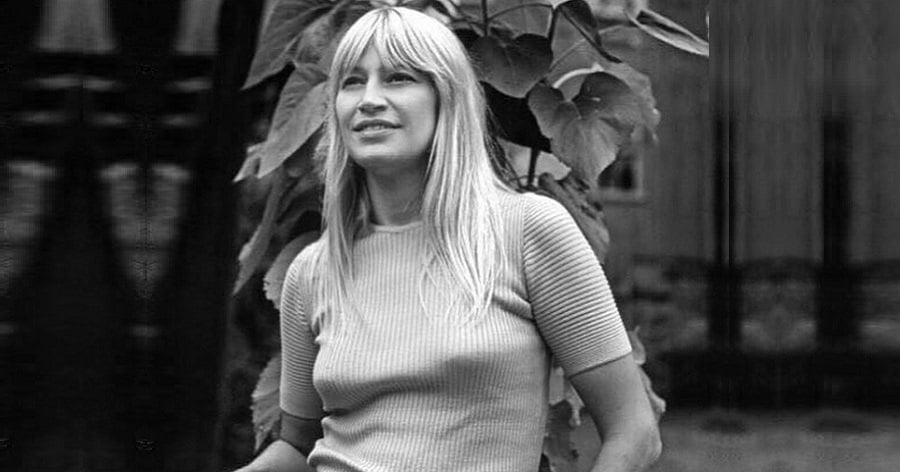Mary Travers Biography - Facts, Childhood, Family Life, Achievements