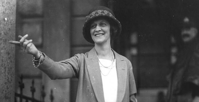 Nancy Astor Biography - Childhood, Life Achievements & Timeline