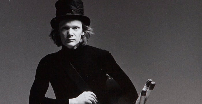 Philippe Petit Biography - Facts, Childhood, Family & Achievements of