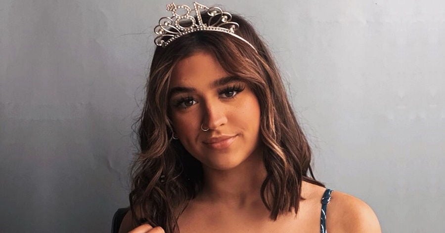 Poppy Mead – Bio, Facts, Family Life of TikTok Star