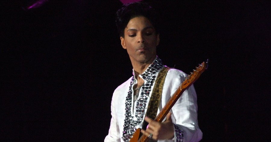 Prince Biography - Childhood, Life Achievements & Timeline