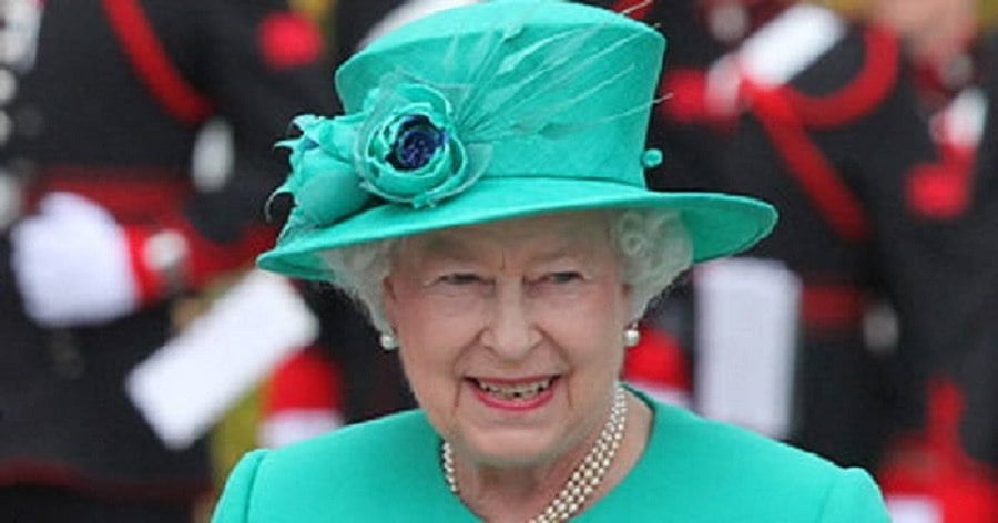 Queen Elizabeth II Biography - Childhood, Family Life, Achievements