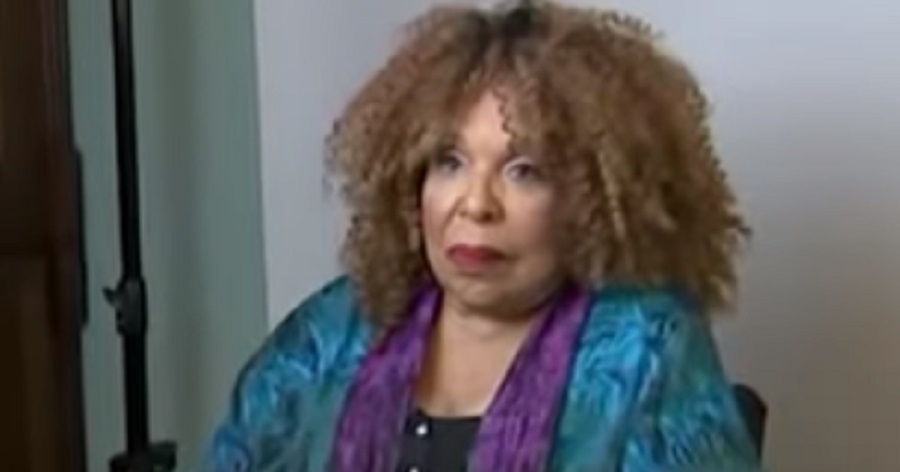 Roberta Flack Biography - Facts, Childhood, Family Life & Achievements