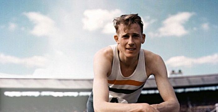 Roger Bannister Biography - Childhood, Life Achievements & Timeline