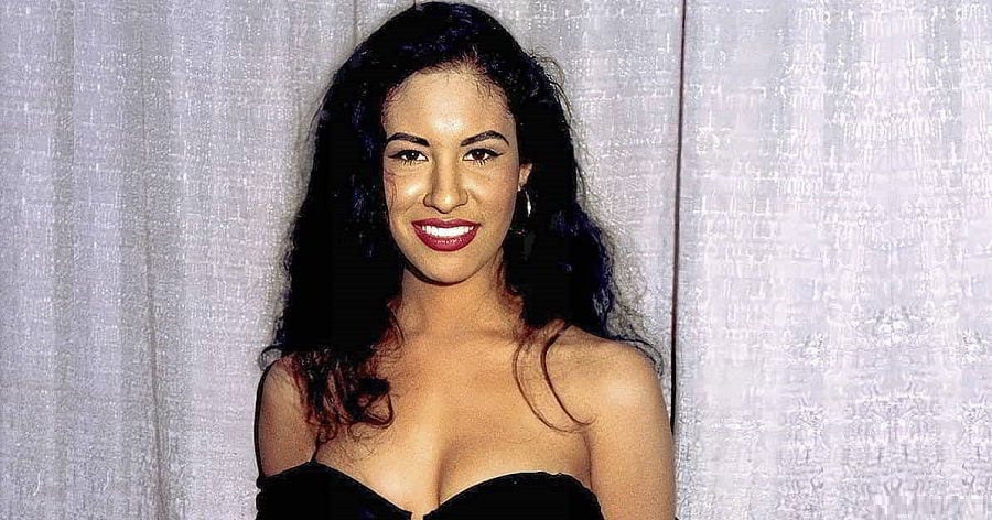 biography of selena quintanilla in english