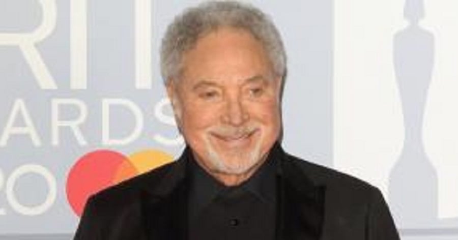 Tom Jones Biography - Facts, Childhood, Family Life & Achievements