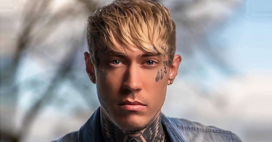 Trace Cyrus Biography - Facts, Childhood, Family Life 