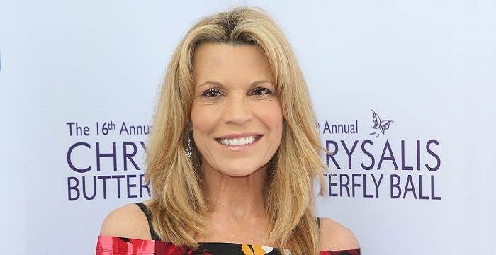 Vanna White Biography - Childhood, Life Achievements & Timeline