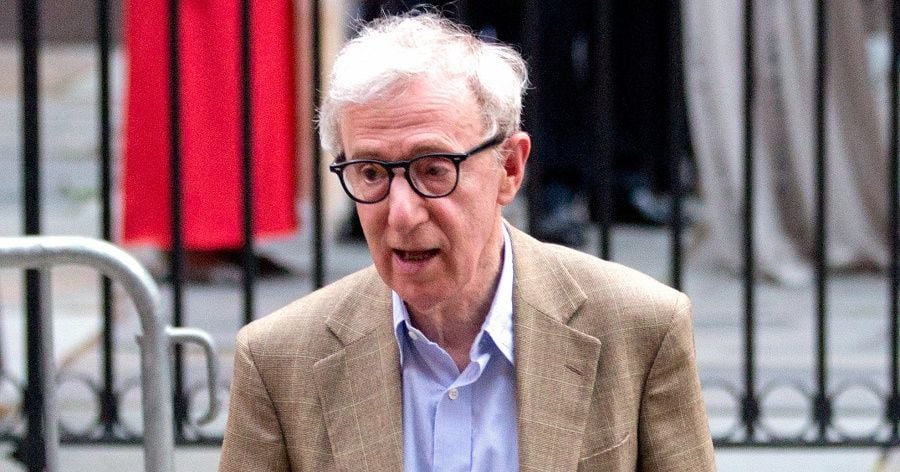 Woody Allen Biography - Childhood, Life Achievements & Timeline