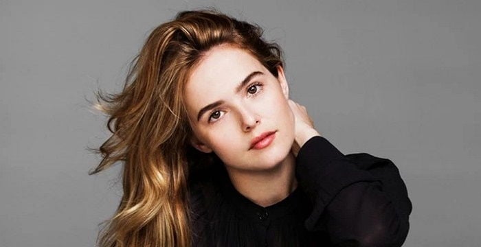 Zoey Deutch Biography - Facts, Childhood, Family Life &amp; Achievements