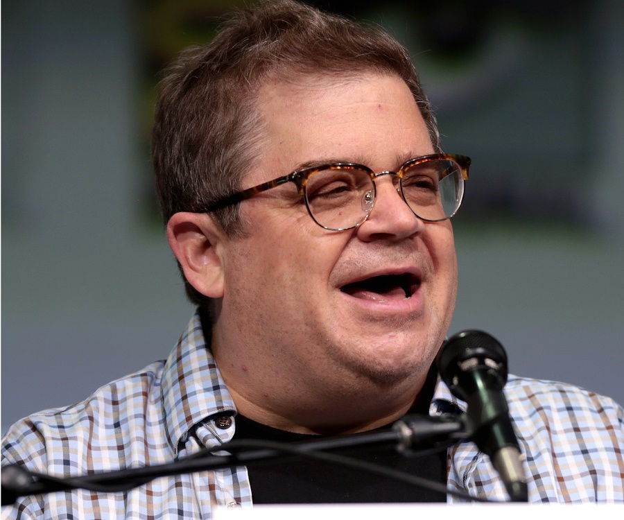 Patton Oswalt got into a Twitter war with a Trump supporter --- then helped pay his medical bills
	