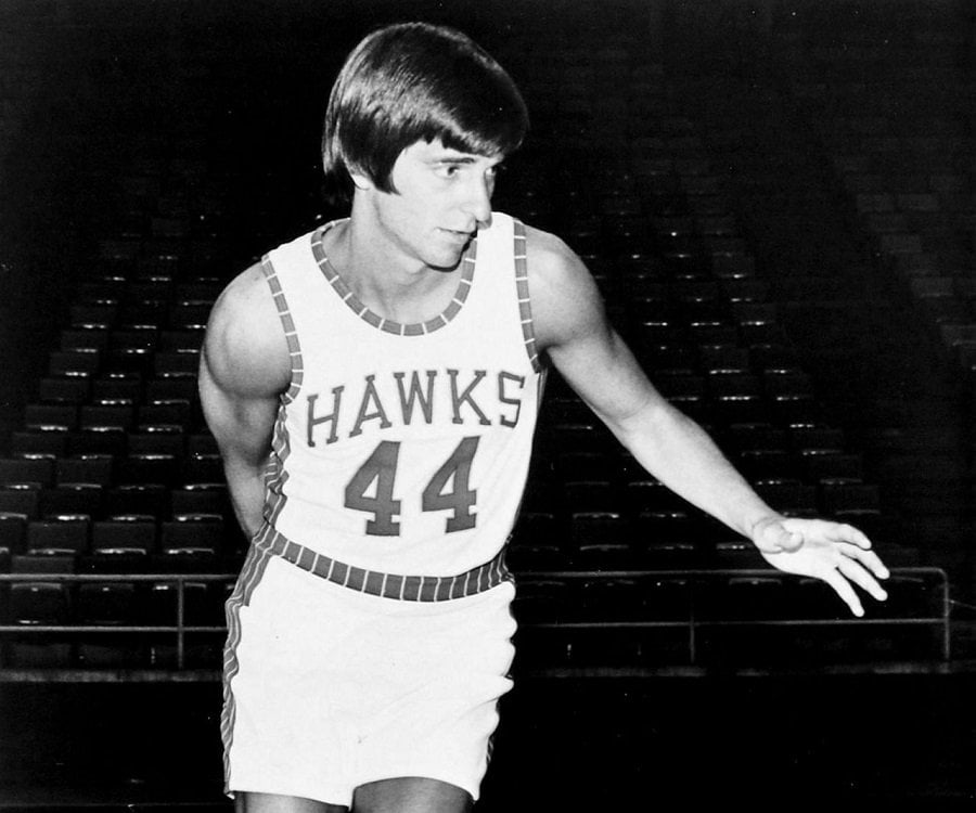 Pete Maravich Biography - Childhood, Life Achievements & Timeline