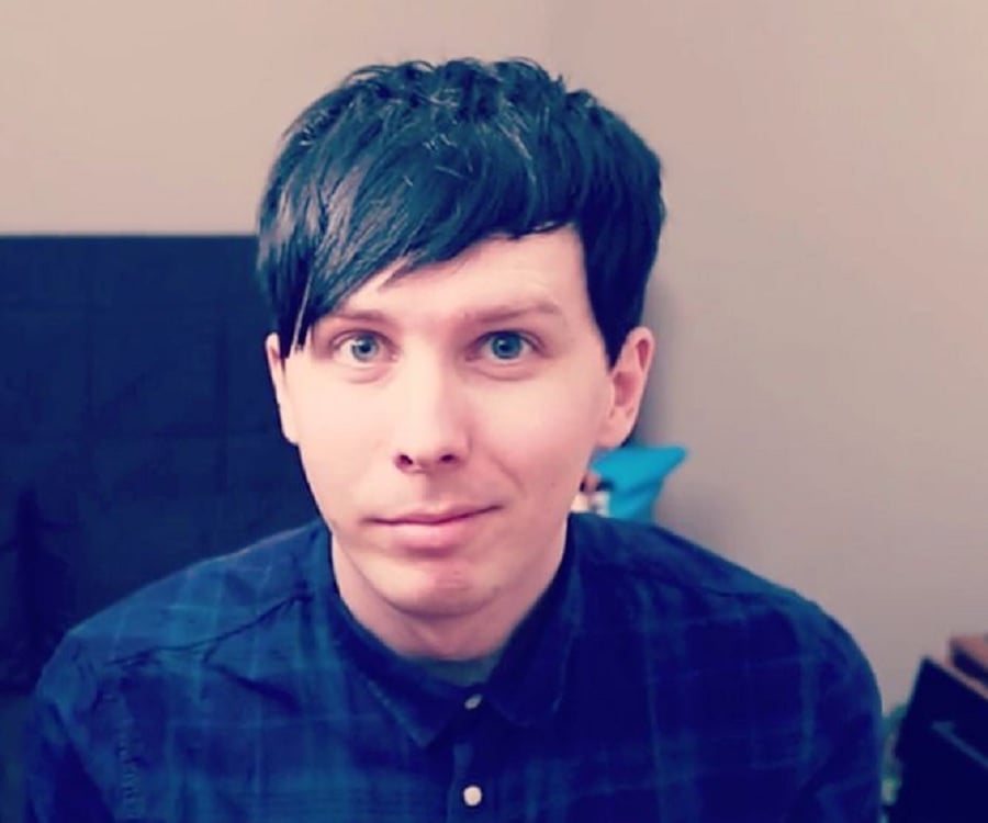 Phil Lester - Bio, Facts, Family Life of British YouTuber 