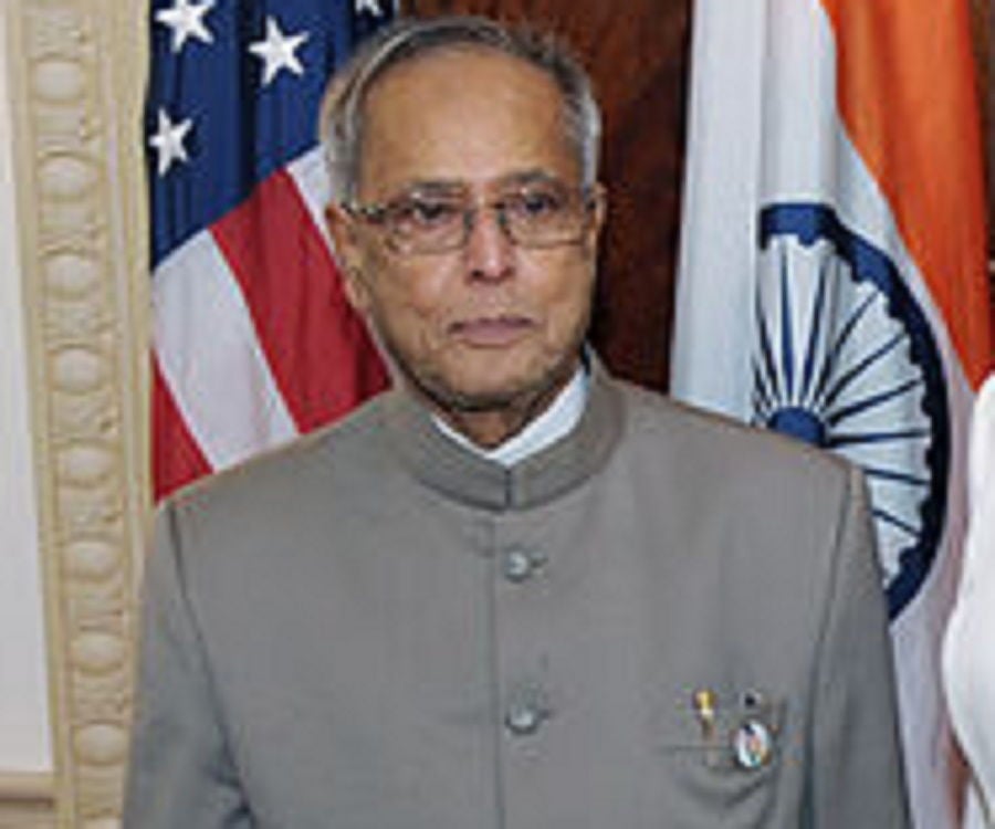 write a biography on pranab mukherjee