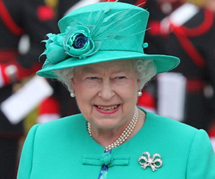 a biography about queen elizabeth 2