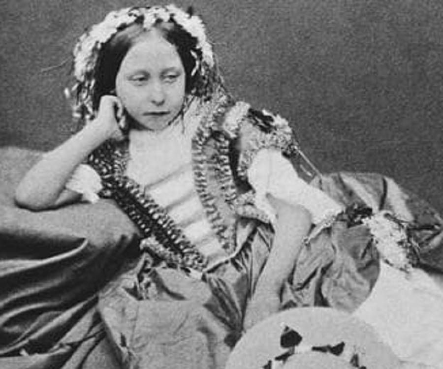 queen victoria's early life biography