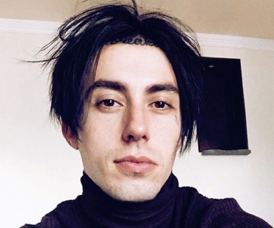 The 38-year old son of father Russell Radke and mother(?) Ronnie Radke in 2022 photo. Ronnie Radke earned a  million dollar salary - leaving the net worth at  million in 2022