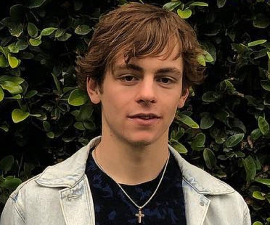 Lynch life real dating 2018 is in who ross Ross Lynch