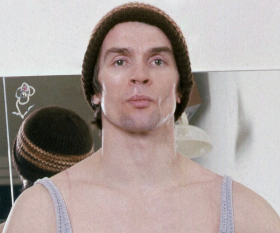 Rudolf Nureyev Biography - Childhood, Life Achievements ...