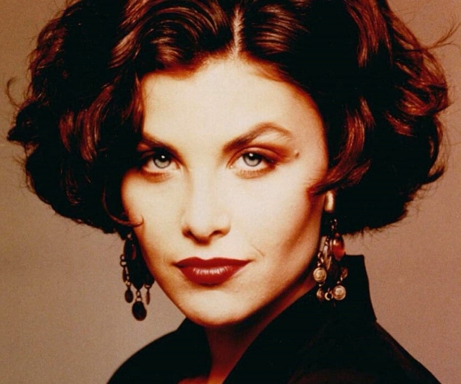 Sherilyn Fenn Biography - Facts, Childhood, Family Life & Achievements