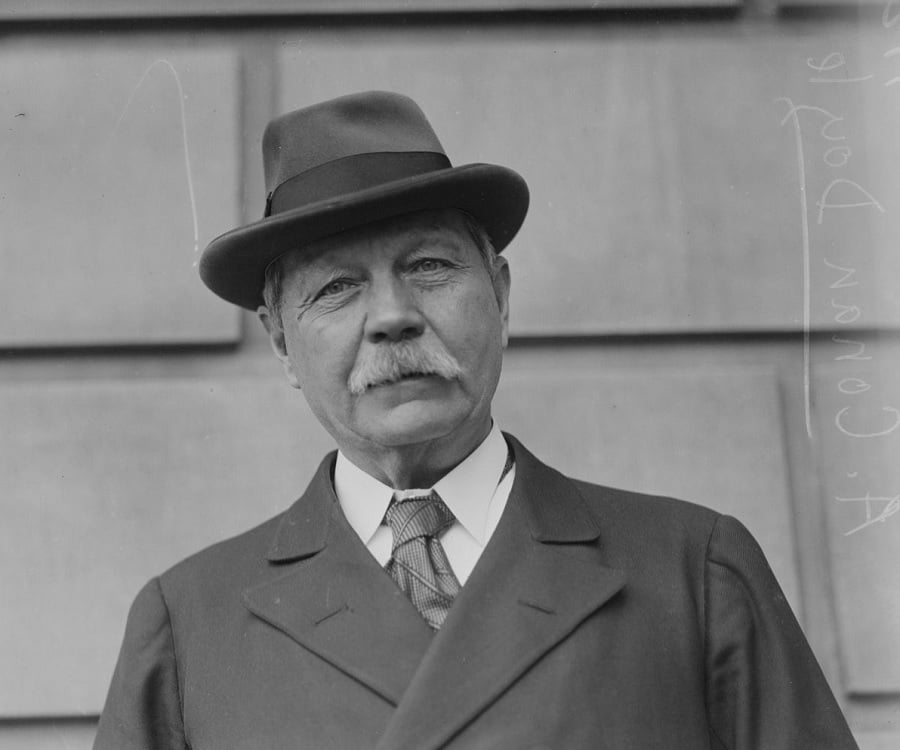 sir-arthur-conan-doyle-17.jpg