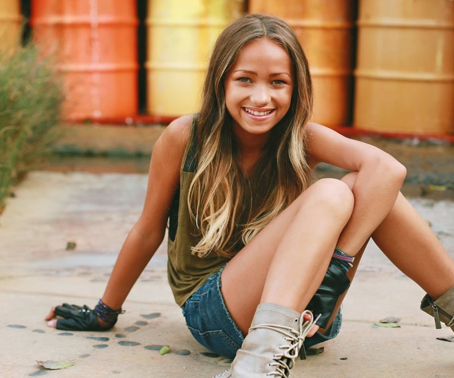 Who is Skylar Stecker? 