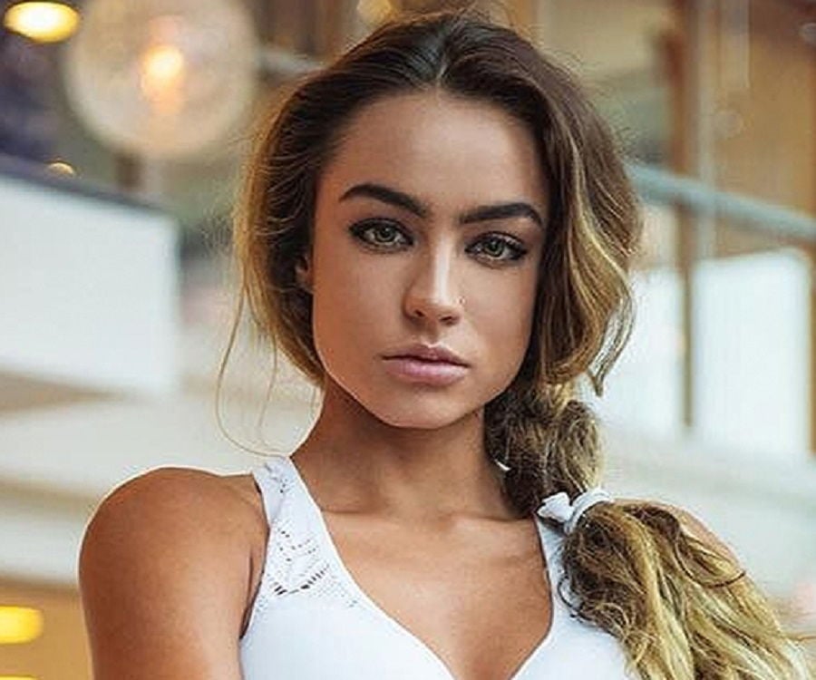 Sommer Ray Biography Facts, Childhood, Family Life & Achievements