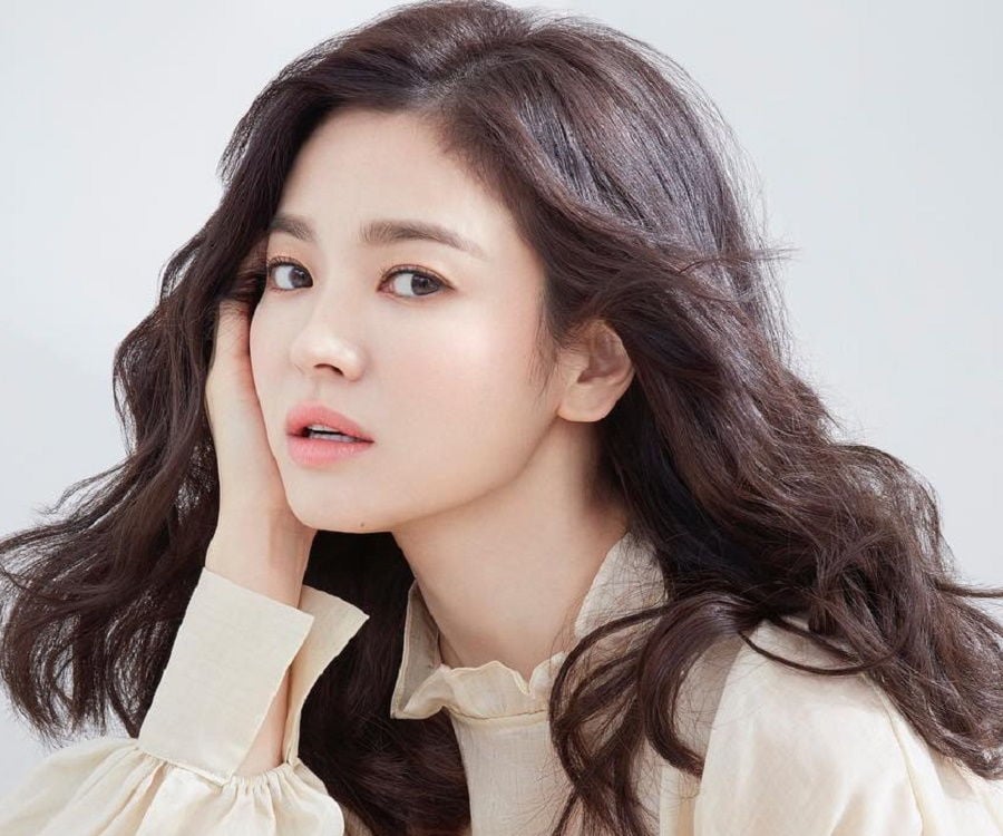 Song Hye-kyo Biography - Facts, Childhood, Family Life & Achievements ...