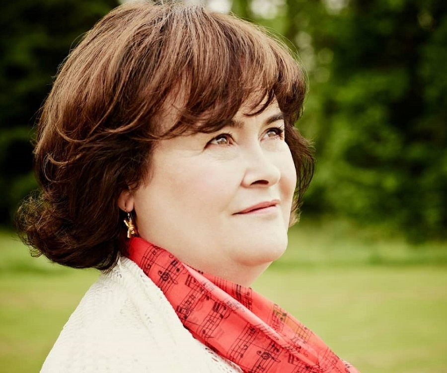 Susan Boyle Biography - Facts, Childhood, Family Life & Achievements