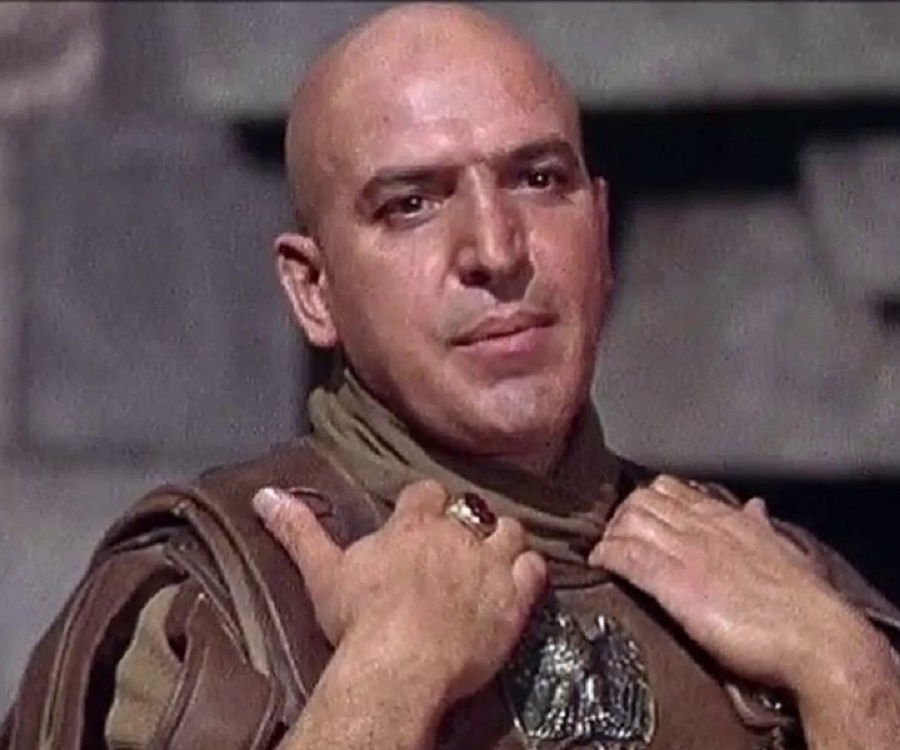 Telly Savalas Biography Childhood Life Achievements Timeline