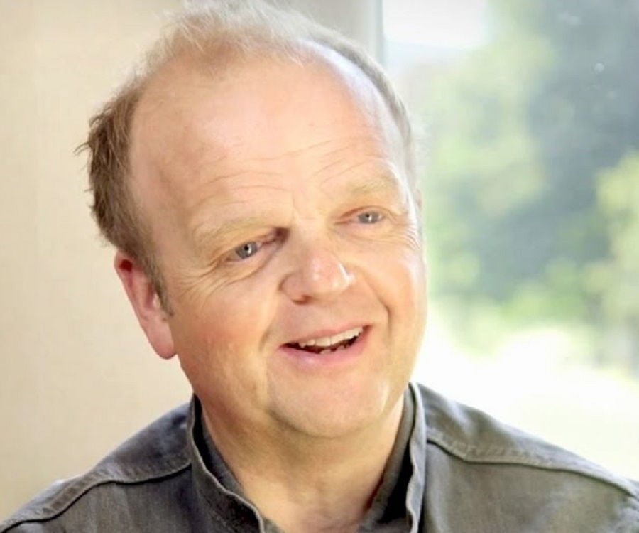 Toby Jones - Wikipedia