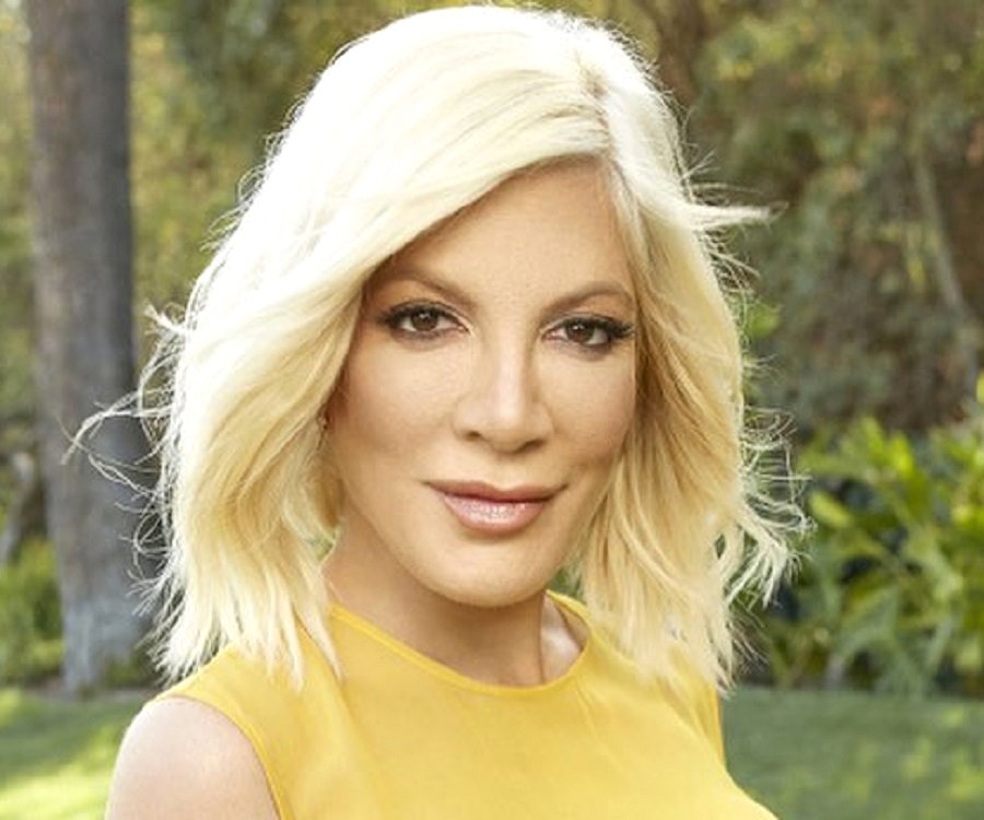 Tori Spelling Biography - Childhood, Life Achievements 