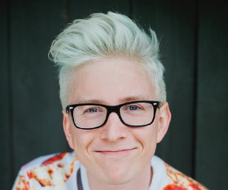 Tyler Oakley - Bio, Facts, Family Life of American YouTuber