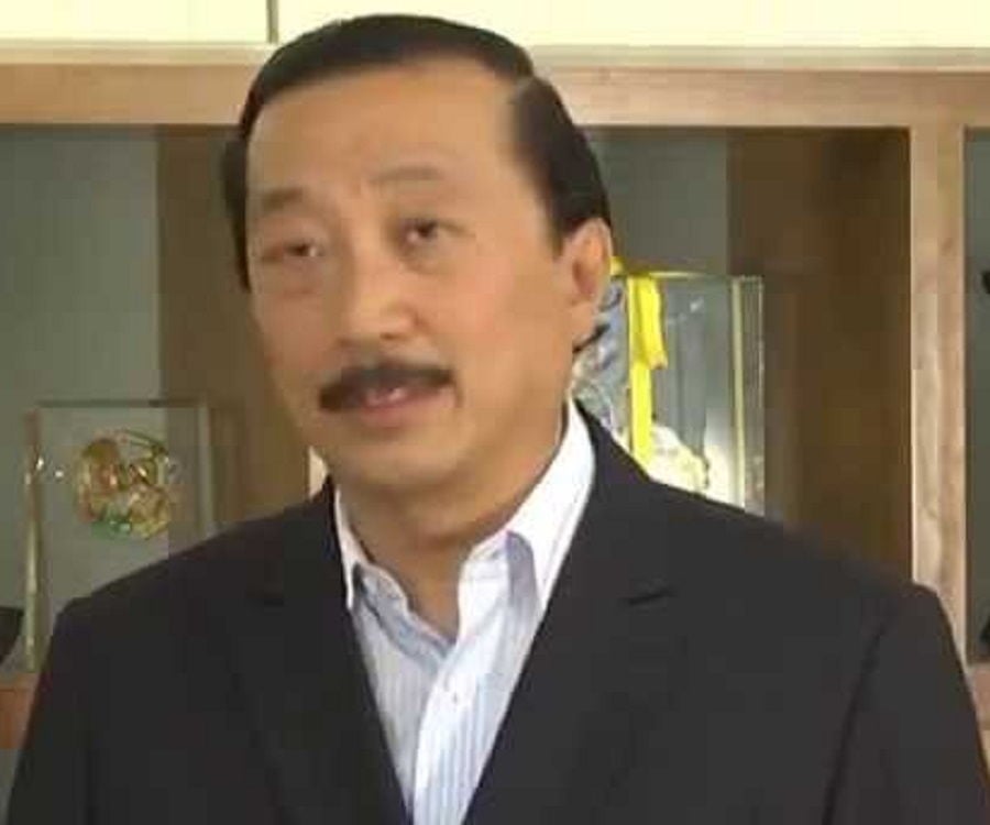 Vincent Tan Biography Facts Childhood Family Life Achievements