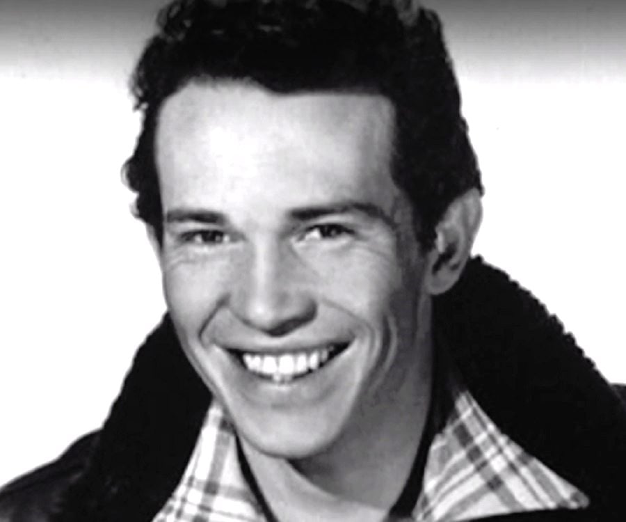 Vær sød at lade være Fremme følgeslutning Warren Oates Biography - Facts, Childhood, Family Life & Achievements