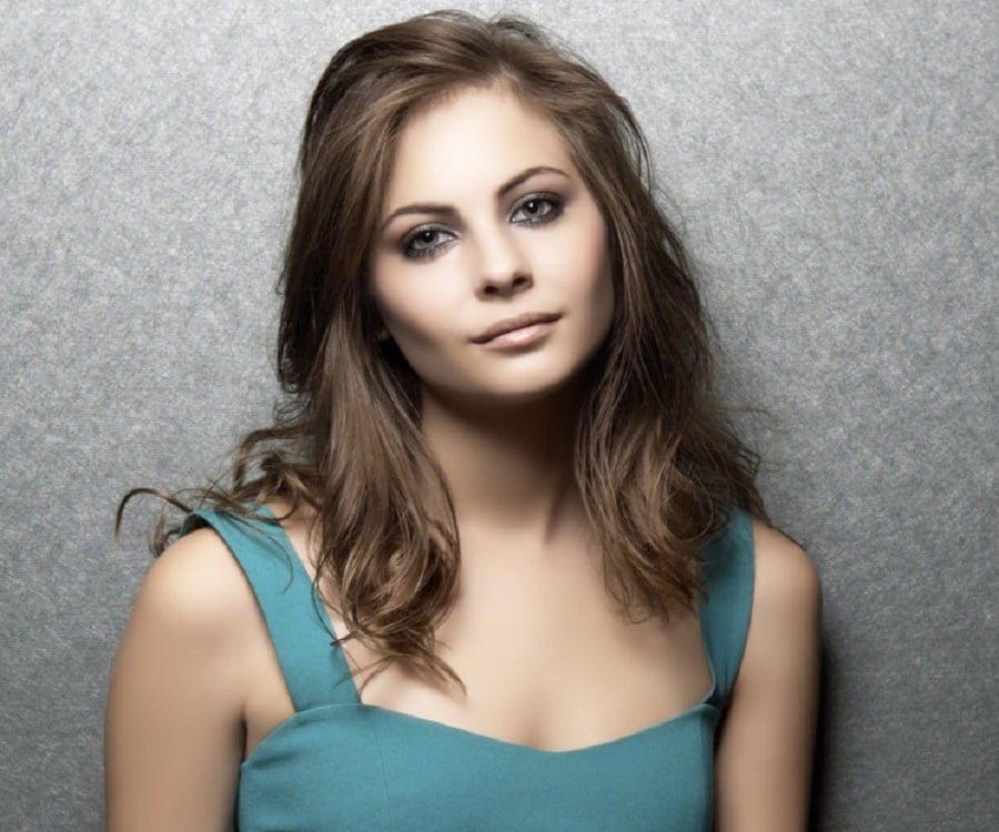 Willa Holland Wallpapers, Pictures, Images