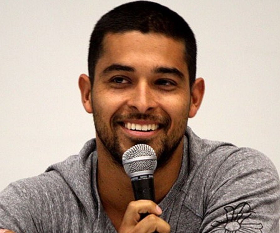 Wilmer Valderrama Biography - Facts, Childhood, Family Life & Achievements
