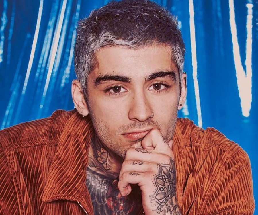 Contoh Biografi Zayn Malik - Simak Gambar Berikut