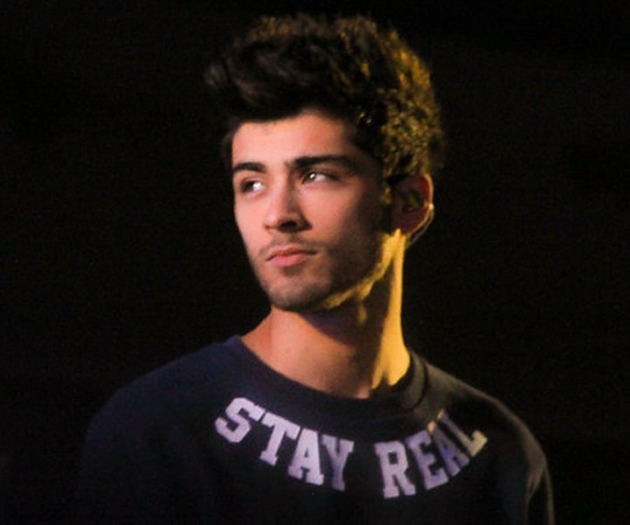 Contoh Biografi Zayn Malik - Simak Gambar Berikut