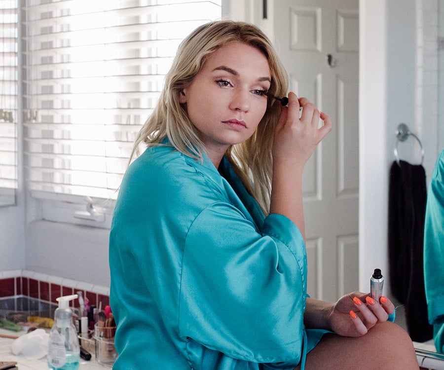Zoie Burgher Bio, facts, Family Life of Twitch Star & YouTuber