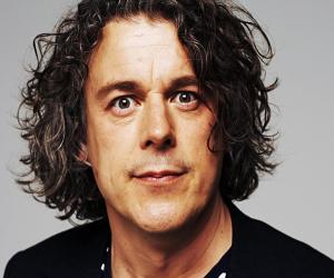 Alan Davies Biography