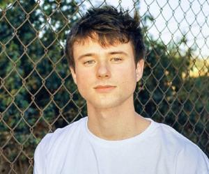 Alec Benjamin