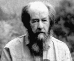 Aleksandr Solzhenitsyn Biography - Facts, Childhood, Family Life ...