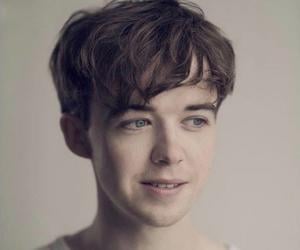 Alex Lawther