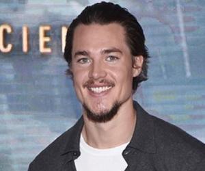 Alexander Dreymon Biography